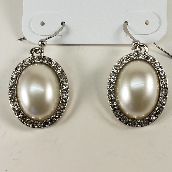 Charming Silver-Tone Teardrop Pearl Earrings – Rhinestone Halo Elegance Jewelry - Picture 4 of 7